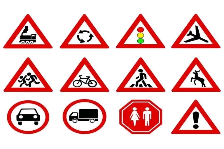 Bois de frêne clair avec veinures prononcées